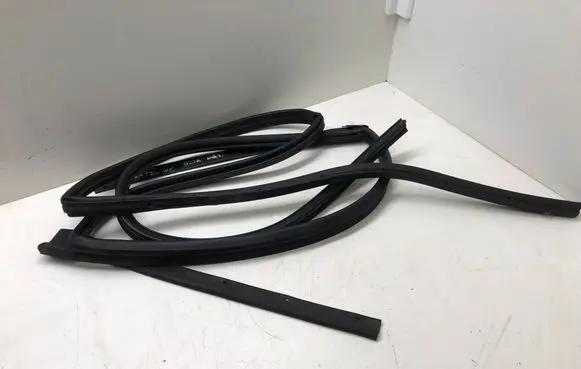 Nissan X-Trail T31 Rubber seal rear door 