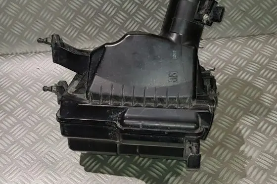 Infiniti QX70 S51 Air filter box 16528-1CA0A