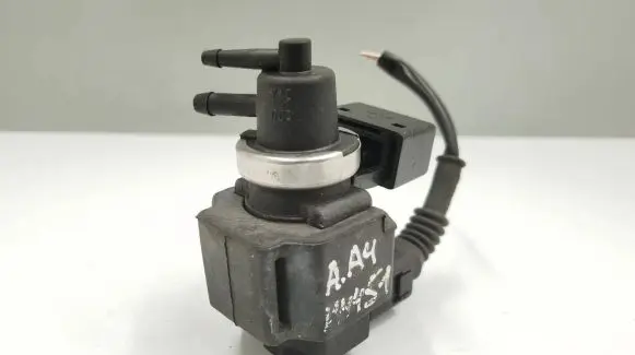 Audi A4 S4 B6 8E 8H Electromagnetic valve 8E0906628