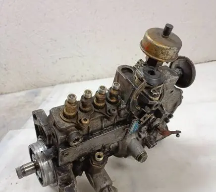 Mercedes-Benz E W124 Fuel injection high pressure pump 6010704901 0400074889 1425621346