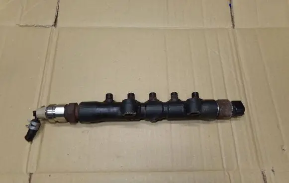 Toyota Avensis T250 Fuel main line pipe 