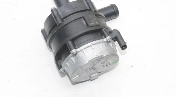 Volvo XC40 Electric auxiliary coolant/water pump 32135207