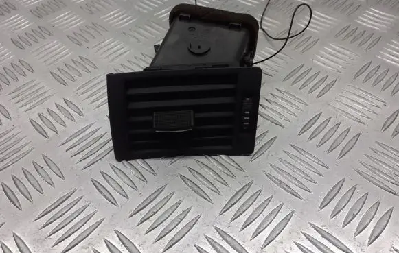 Audi A4 S4 B7 8E 8H Dashboard side air vent grill/cover trim 8E0820901F