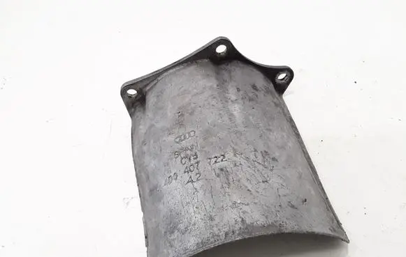 Volkswagen PASSAT B5.5 Front underbody cover/under tray 4D0407722