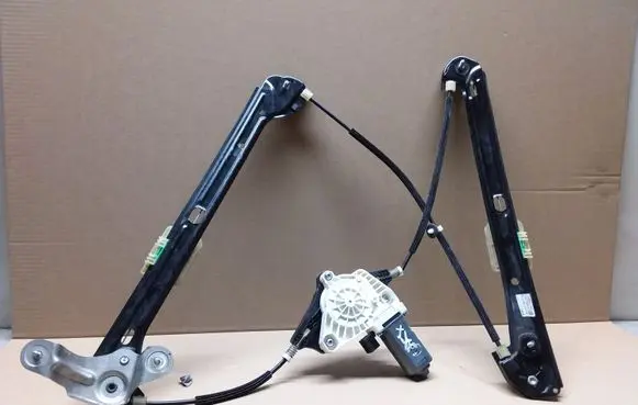 Volkswagen Golf VII Front door window regulator with motor 5G4837462H