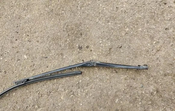 BMW 5 E60 E61 Front wiper blade arm 178260 7198597