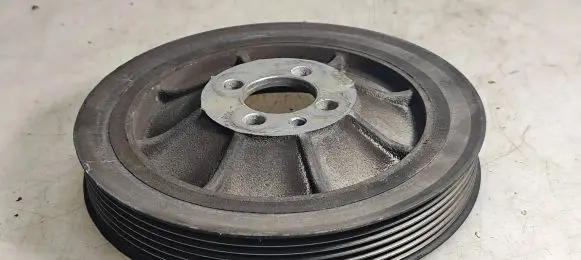 Opel Astra H Crankshaft pulley 55210310 310360