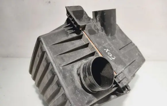 Volkswagen Fox Air filter box 5z0000183B