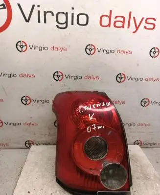 Toyota Avensis T250 Rear/tail lights E411333