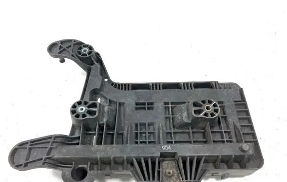 Volkswagen Jetta V Battery tray 1K0915333C