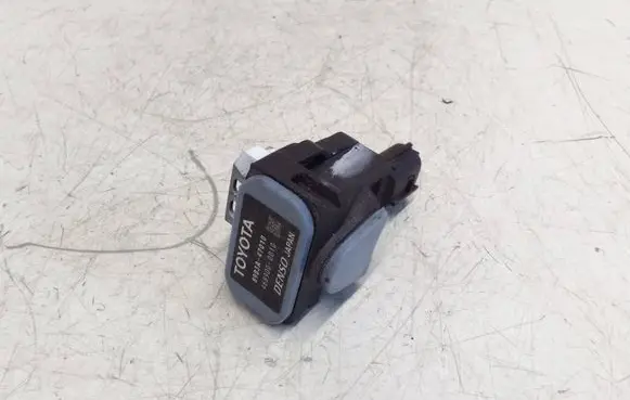 Toyota Prius (XW50) Airbag deployment crash/impact sensor 8983A47010 4689000010