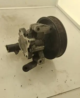 Mercedes-Benz Sprinter W901 W902 W903 W904 Power steering pump A6042380010