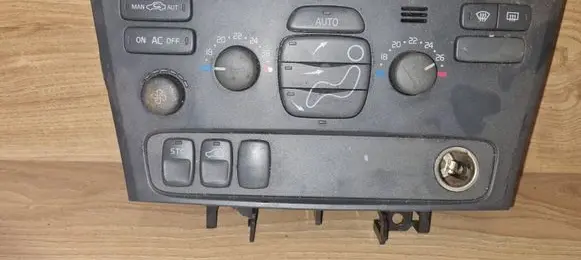 Volvo V70 Climate control unit