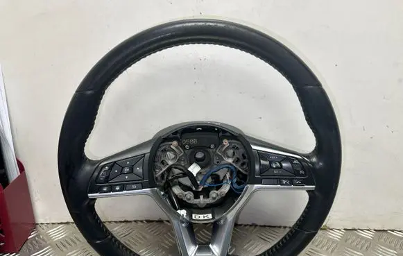 Nissan X-Trail T32 Steering wheel 058B