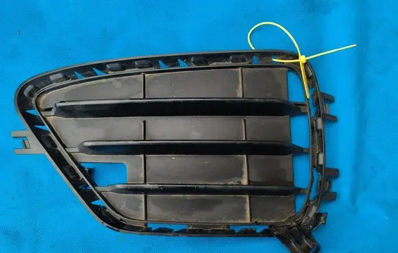BMW X4 F26 Front bumper lower grill 7338511