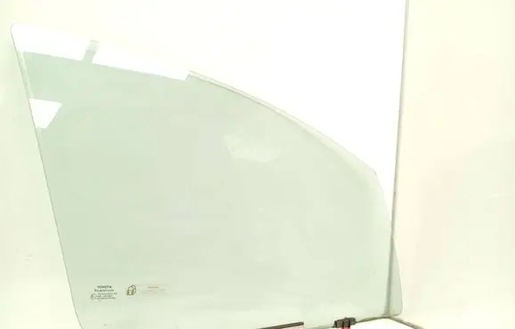 Toyota Yaris XP210 Front door window glass four-door 43R001583