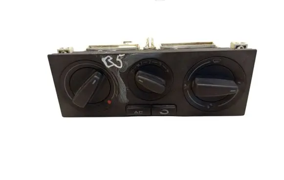 Volkswagen PASSAT B5 Climate control unit 1J0820045G