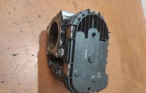 Renault Trafic II (X83) Throttle valve 8200330810 0281002681 H8200330812
