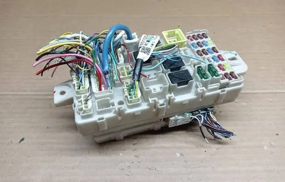 Mitsubishi Space Star Fuse box set 8637A840 G8C932ME0Z02 3182TH