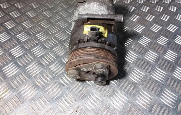Volvo V50 Air conditioning (A/C) compressor (pump)