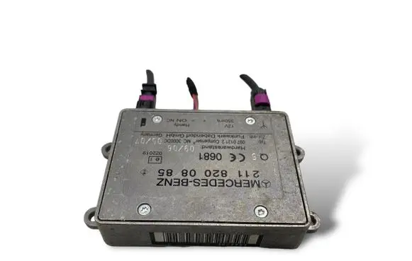Mercedes-Benz E W211 Bluetooth antenna 2118200885