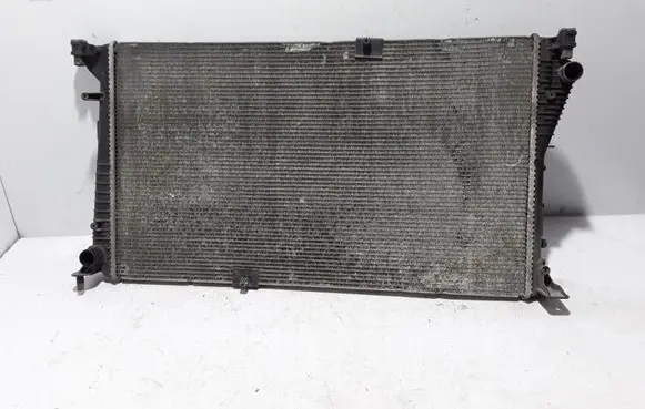 Opel Vivaro Coolant radiator 8200465488