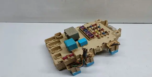 Toyota Yaris Verso Fuse module