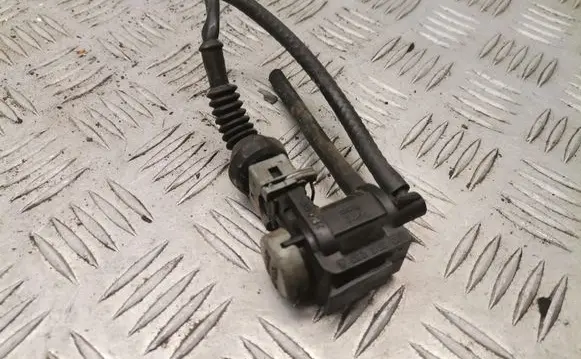 Audi A4 S4 B6 8E 8H Turbo solenoid valve 1j0906289a