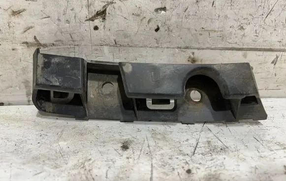 Peugeot 508 Front bumper mounting bracket 9686570480