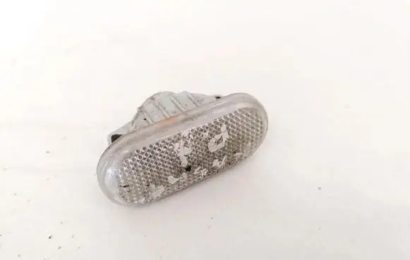 Nissan Qashqai Front fender indicator light 26160ax00a