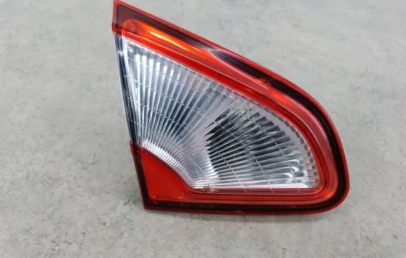 Nissan Qashqai Tailgate rear/tail lights 89503189