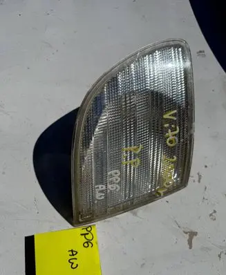Mercedes-Benz Vito Viano W638 Front indicator light A6388260143