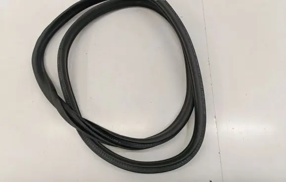 BMW 2 F44 Rear door rubber seal (on body) 7483099