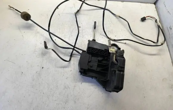 Mercedes-Benz S AMG W221 Front door lock FP3THH304G 0511