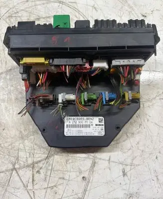 Mercedes-Benz E W212 Fuse module A2129007104 A2125452501 A2124421100