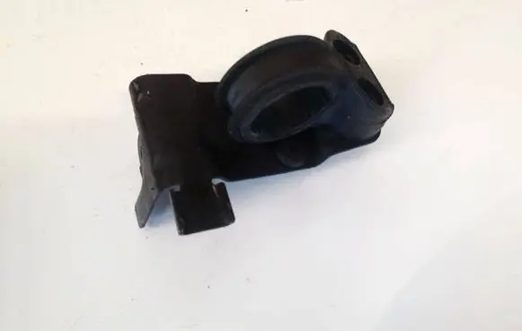Volvo S70 V70 V70 XC Radiator mount bracket 1271890