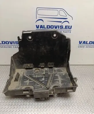 Battery box tray