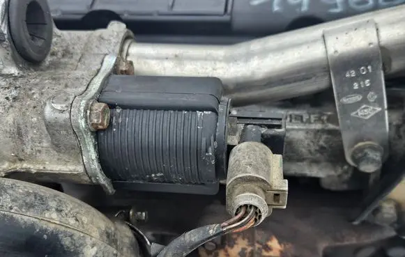 Renault Kangoo I EGR valve 2035230