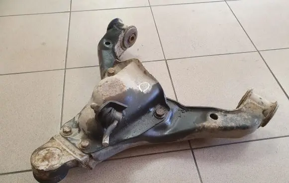 Mercedes-Benz Sprinter W906 Front lower control arm/wishbone