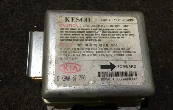 KIA Clarus Airbag control unit/module sat2000a 0k9aa677f0