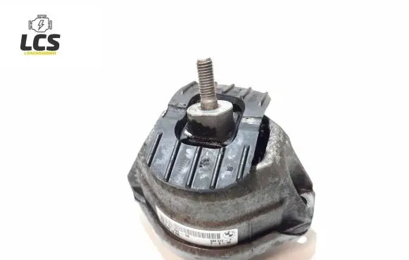 BMW 5 E60 E61 Engine mount bracket 6761092 586312