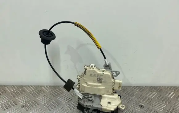 Audi Q5 SQ5 Front door lock 8J1837016F