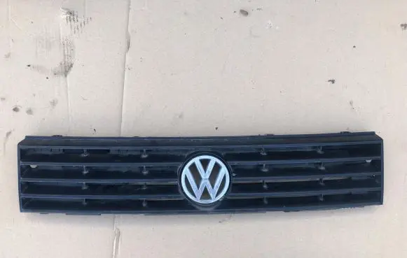Volkswagen Polo II 86C 2F Front grill