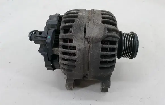 Skoda Fabia Mk2 (5J) Generator/alternator 045903023A