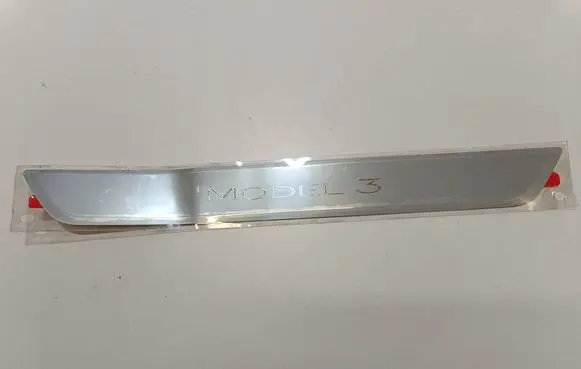 Tesla Model 3 Front sill trim cover 109084400C
