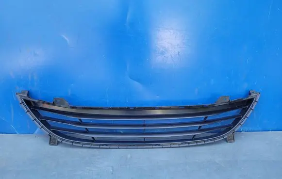 Hyundai i40 Front bumper lower grill 86561-3Z000