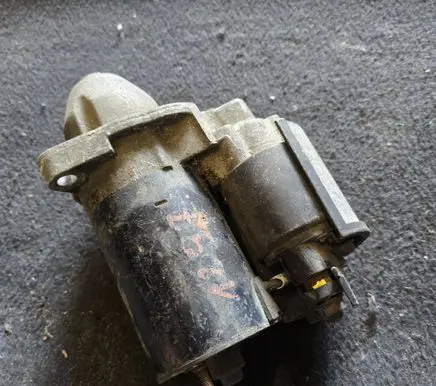 Volkswagen PASSAT B5.5 Starter motor 0001107070