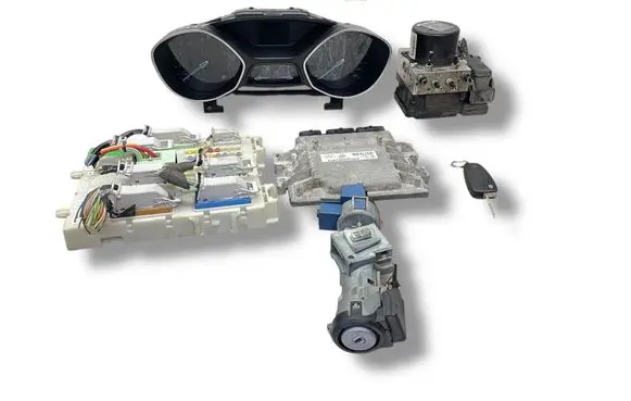 Ford Focus Engine ECU kit and lock set BV616112A650CE S180127007F DV6T14A073DH