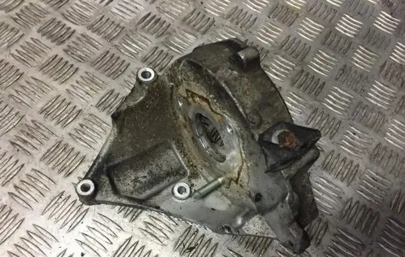 Peugeot 307 Engine mounting bracket 96389217