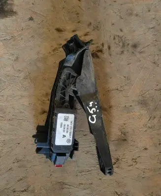 Volkswagen Golf V Accelerator throttle pedal 1K1721503P